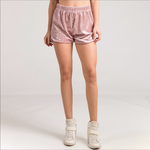 Velvet shorts in pink mauve🔥Host Pick 1/23🔥🎉🎉 - Picture 6 of 8